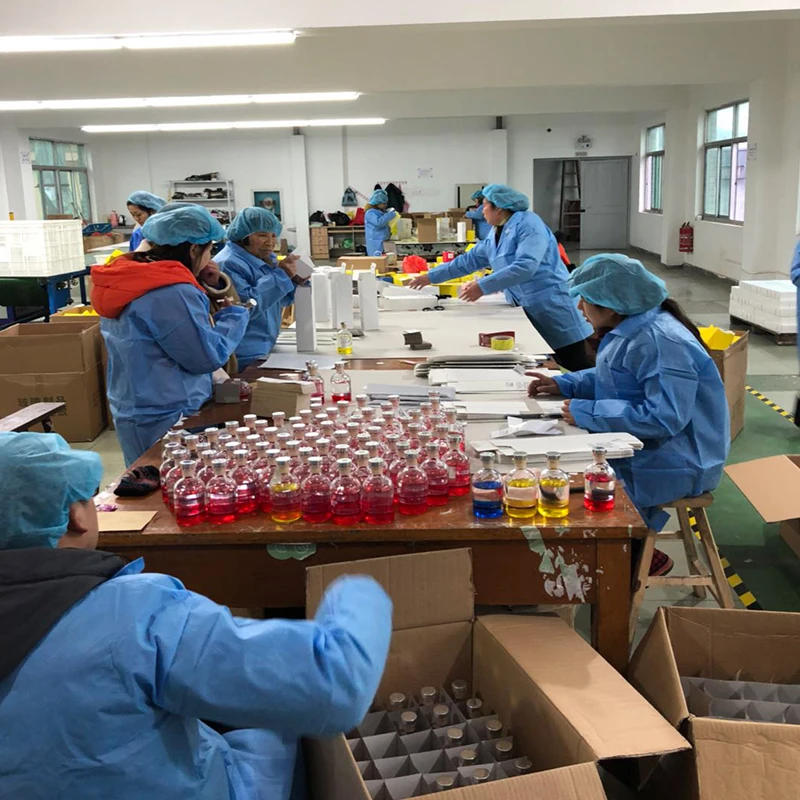 Luxury glass bottle reed diffuser with natural sticks for aromaterapia gift set