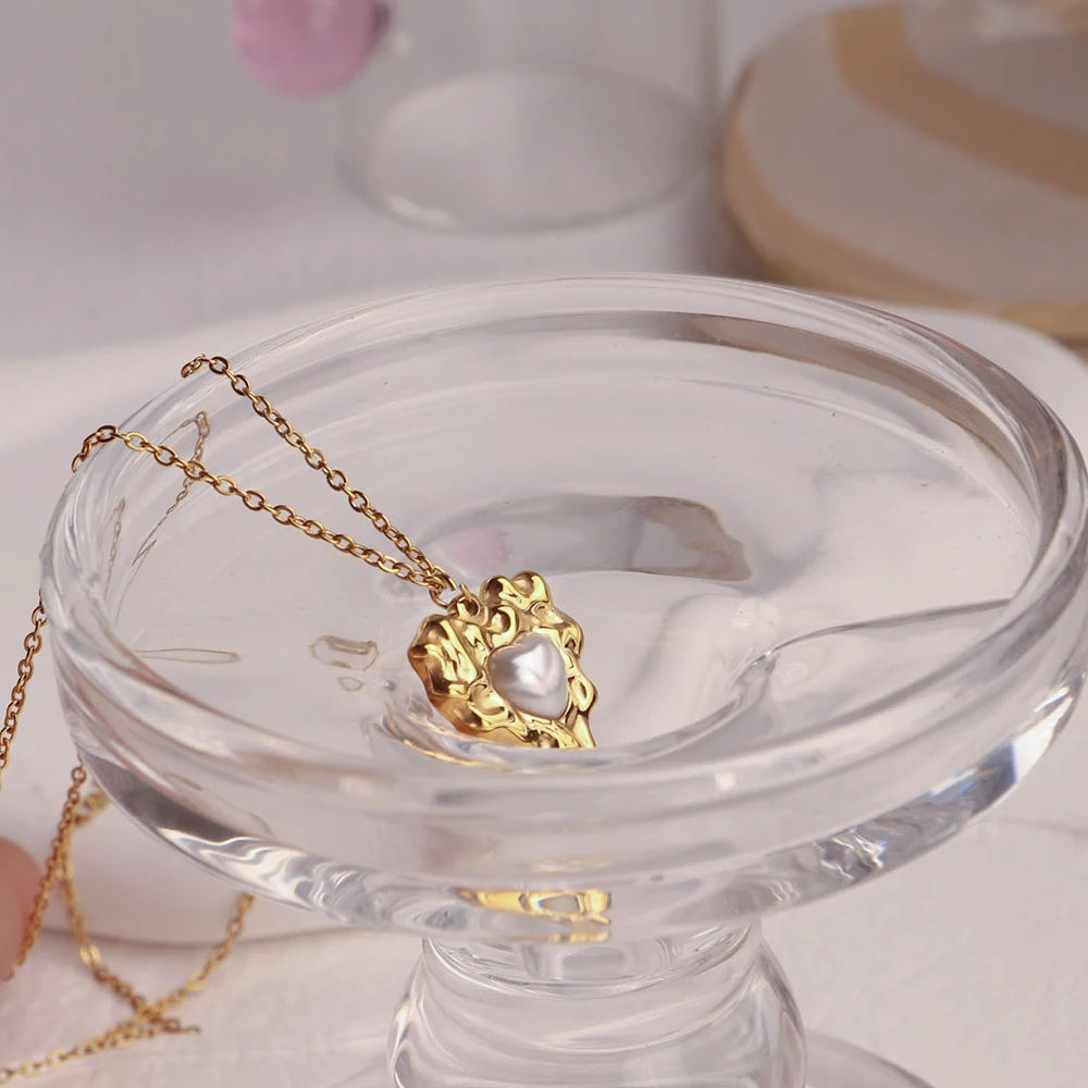 Chris April Non tarnish 316L stainless steel 18K PVD gold plated shell pearl heart shape organic cast pendant necklace