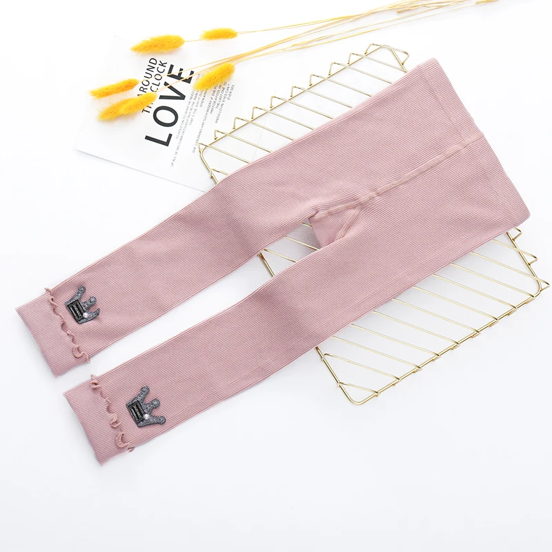 
Selected knitted fabrics can be worn in spring and autumn for girls aged 3-10 