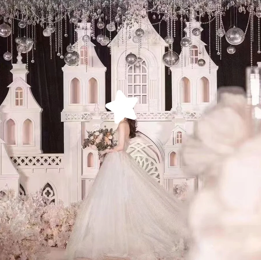 2024 UAE Dubai Style Woody Wedding Castle with Light Wedding Decoration Stage Backdrop Banquet hall Wedding Prop Castle