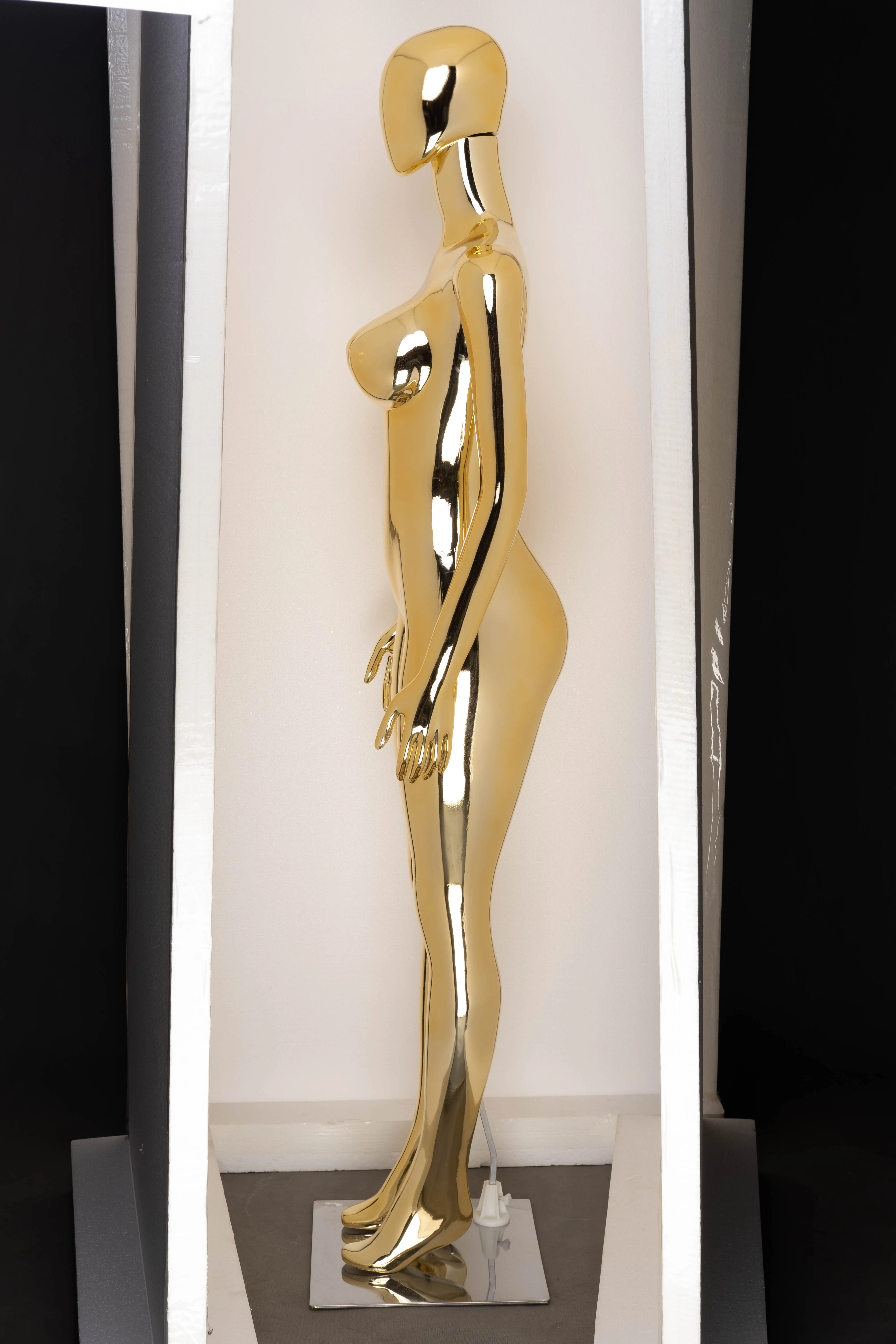 Plastic Brazilian Female  Curvy Mannequin BBL Mannequin Electroplated Gold Silver  and Brilliant White Options Available