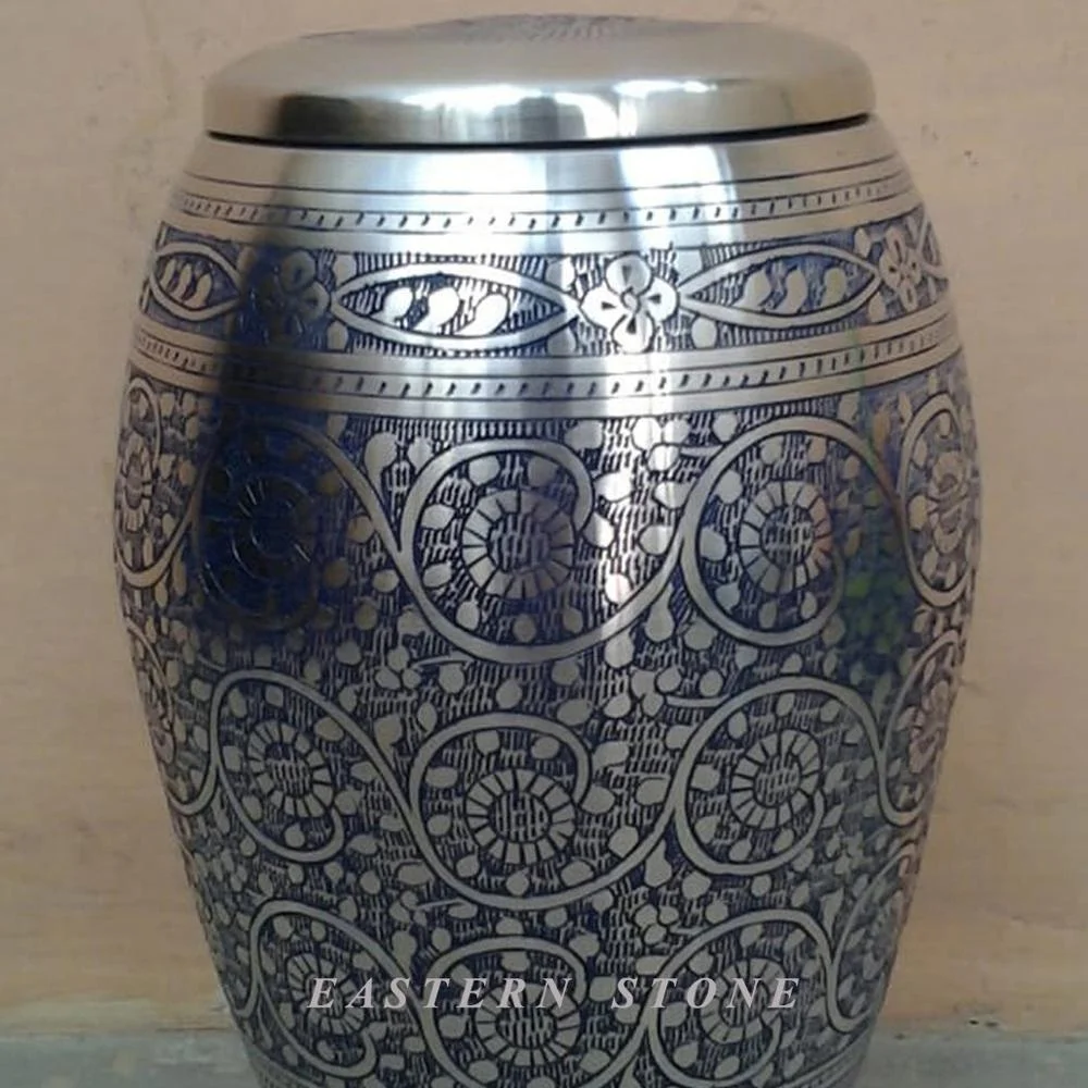 
BRASS URNY, URNEN, URNAS, URN, HEART KEEPSAKE URN BRASS 