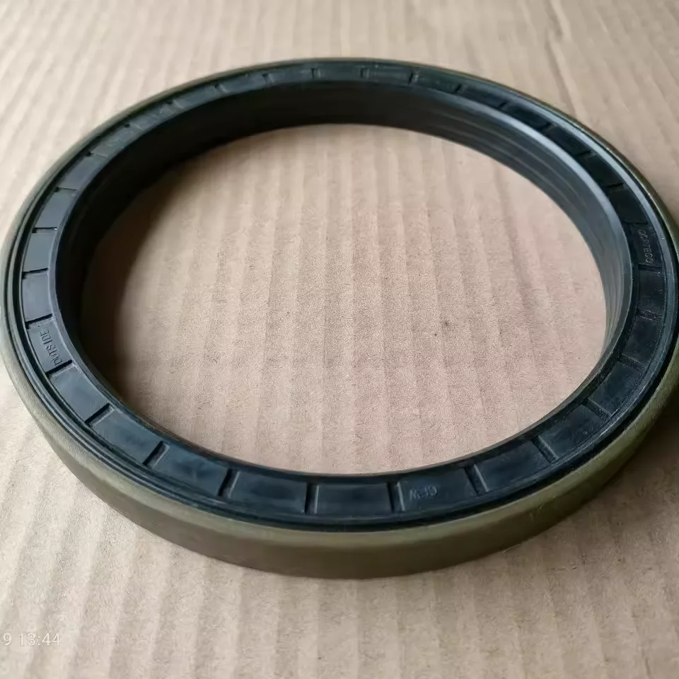 Hub box oil seal 155*190*17.5/19 truck cargo tractor trailer suitable for hub retainer oil seal OEM 12014852B suitable for DANA