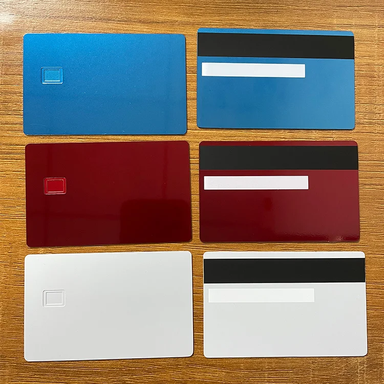 EMV чип слот металлическая Кредитная дебетовая карта с черной магнитной полосой и фирменной