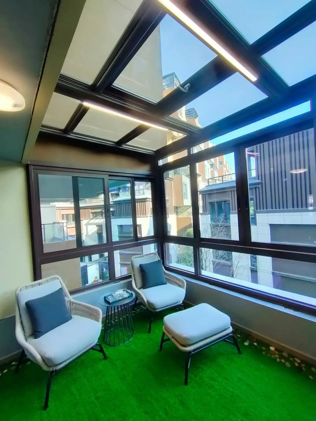 Waterproof Sunroom Pergola Easily Assembled Aluminium Opening Patio Motorized Louver Roof Pergola Pavilion