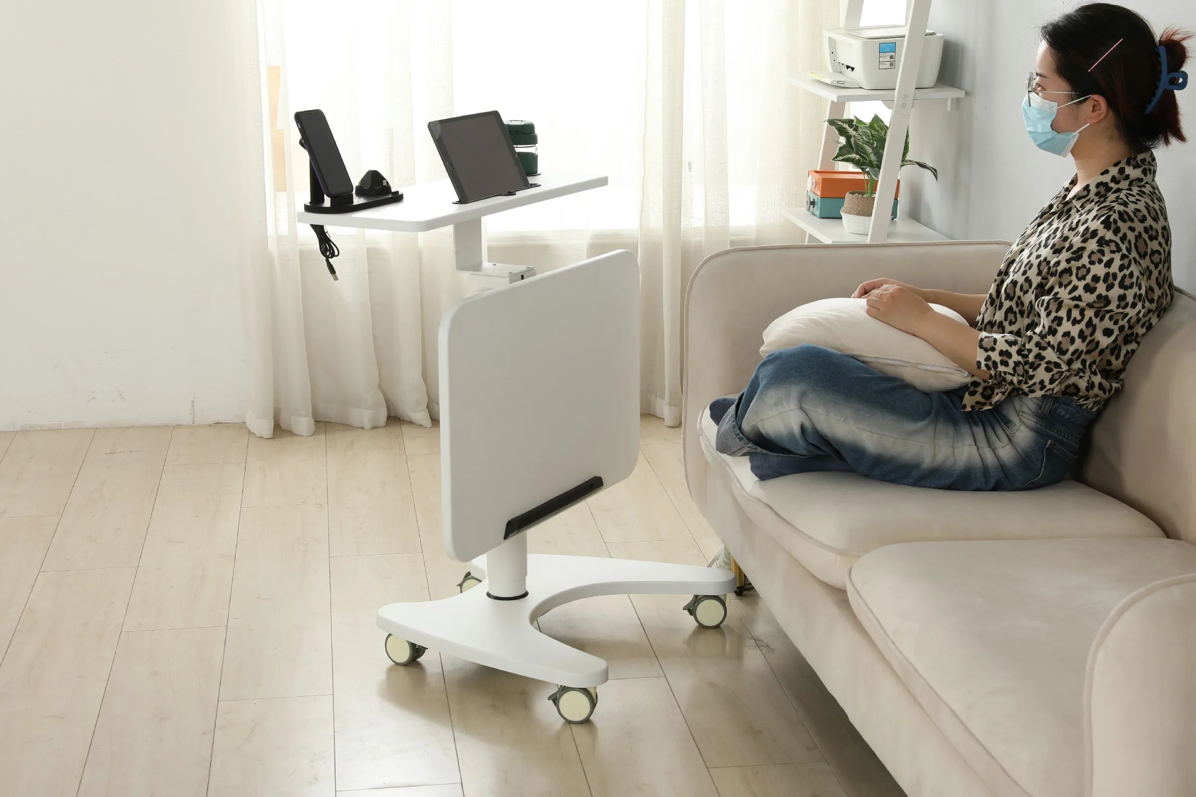 Pneumatic Gas Height Lifting Double Laptop Tray Standing Home Work Standing Movable Desk With Folding Desktop and Locking Wheels
