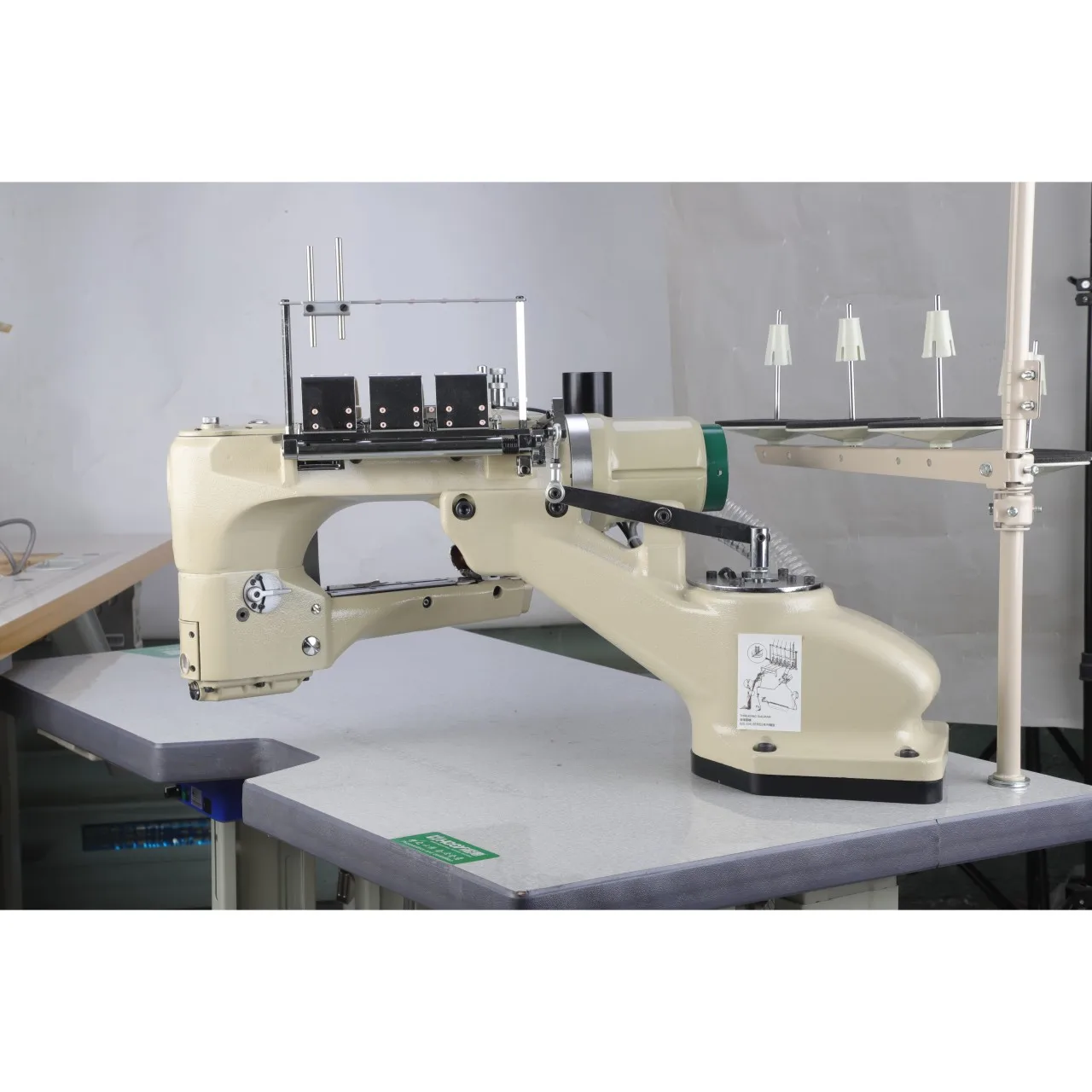 BT-62GD zigzag sewing machine industrial Maquina de coser megasew flatseamer sewing machine 2 needle interlock sewing machine