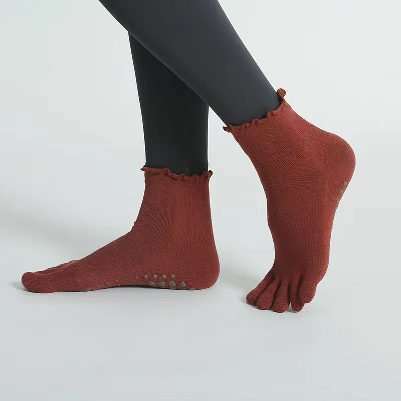 Irregular Edge 5 Toes Anti Slip Non Skid Yoga Pilates Cotton Custom Socks With Grips For Women