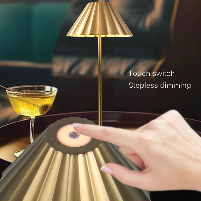 Cafe dining room decorative gold desk lamp adjustable battery operated cordless rechargeable led table lamp