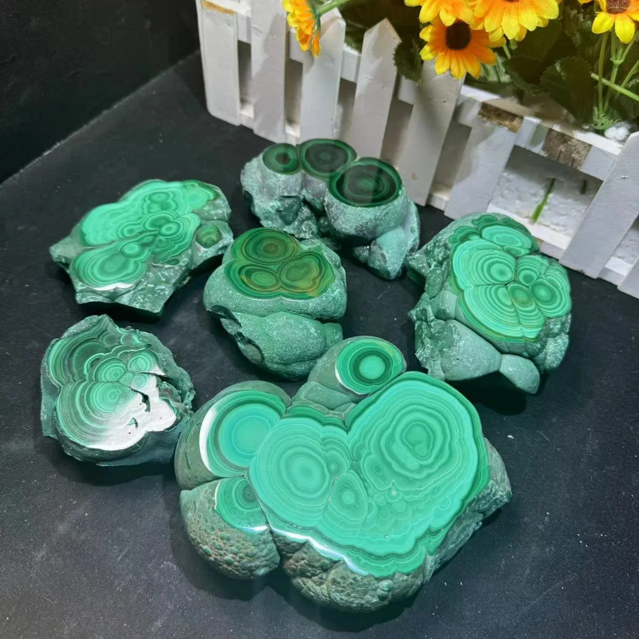 Wholesale malachite raw stone natural crystal high quality polished malachite raw stone for gift