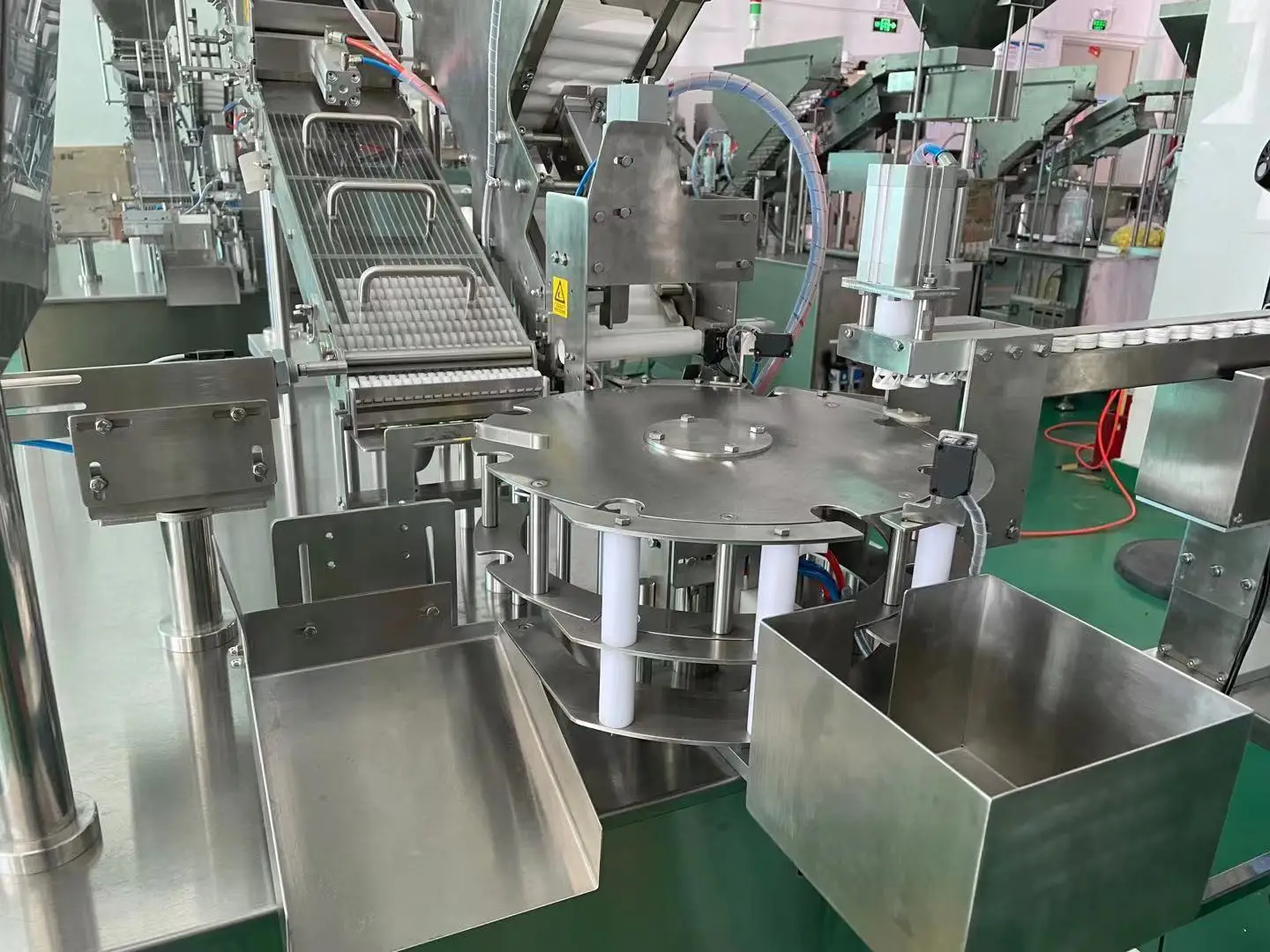 Automatic Effervescent Tablet Tube Filler belongs to the field of filling machines