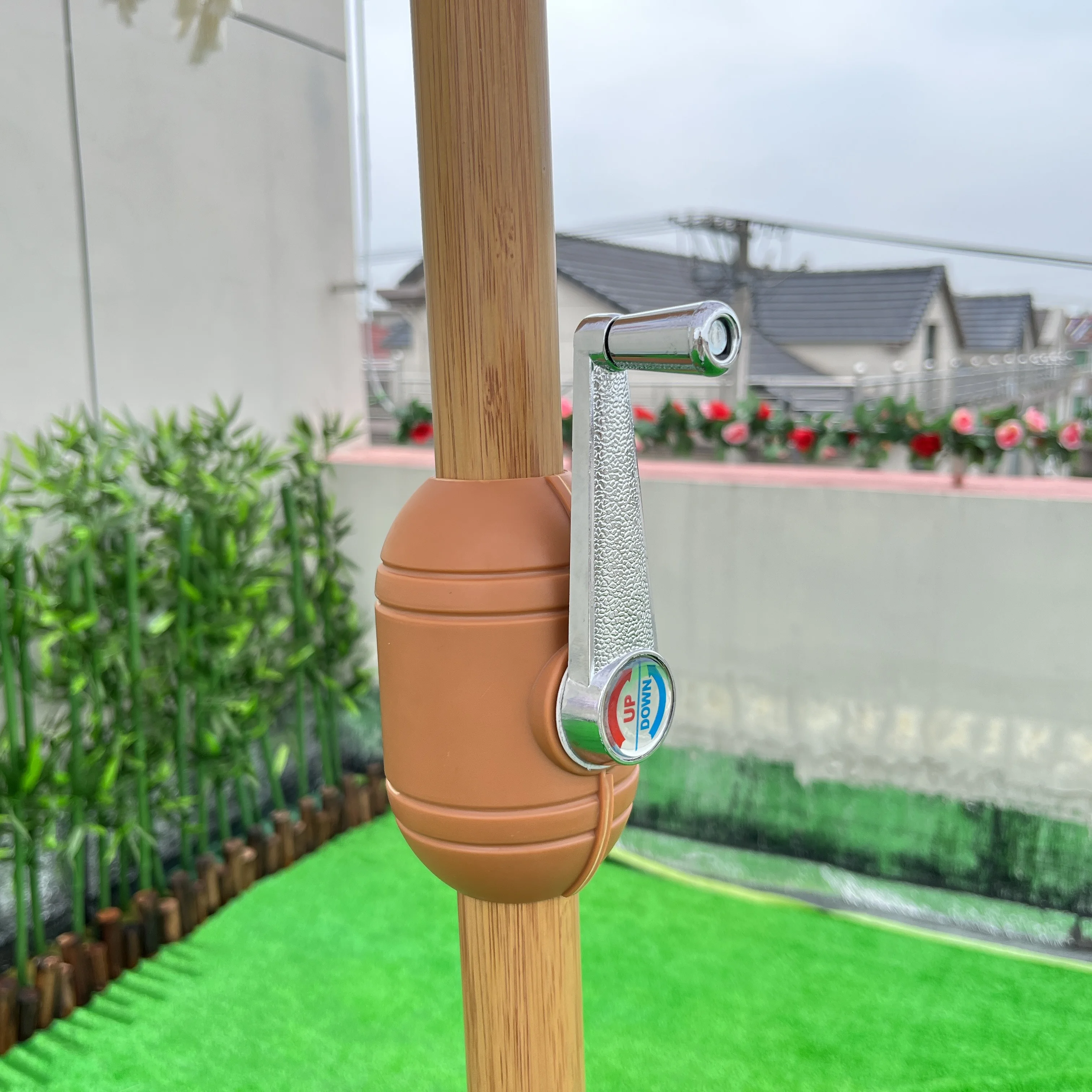 Fantastic Luxury crochet patio wooden umbrella handmade cotton tassels 2.5M parasol macrame ropes open umbrella with fringe