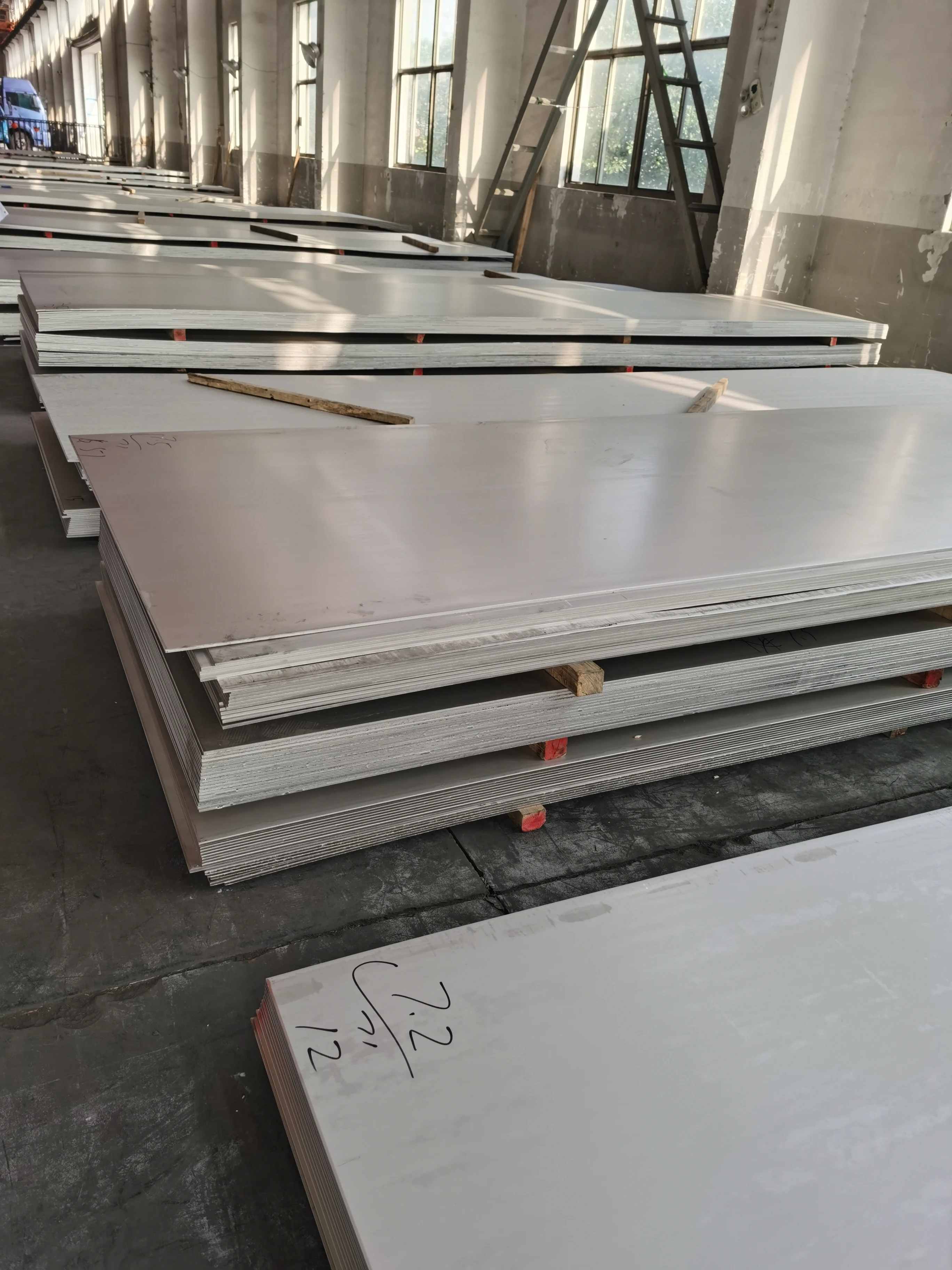 Wholesale customized good quality AISI ASTM 6mm 8mm 10mm thick grade 201 321 304 304l 316 316l 904l stainless steel sheet /plate