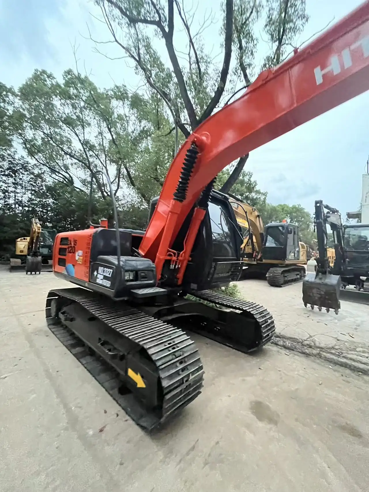 Hitachi zx 120 Used Excavator farming digger japan 12 ton Hitachi  ZX120