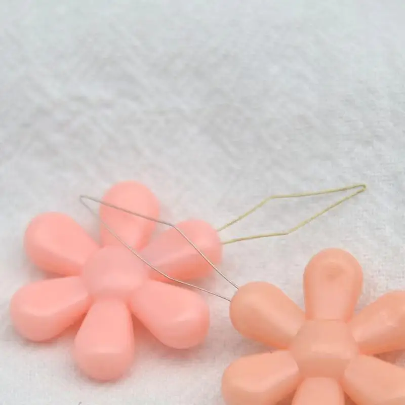 New Design Plum-shaped Needle Threader Easy Sewing Needlework Needle Threader