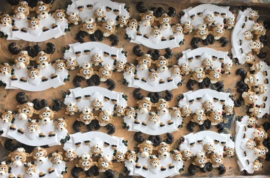 Рождественские украшения в виде семьи оленей