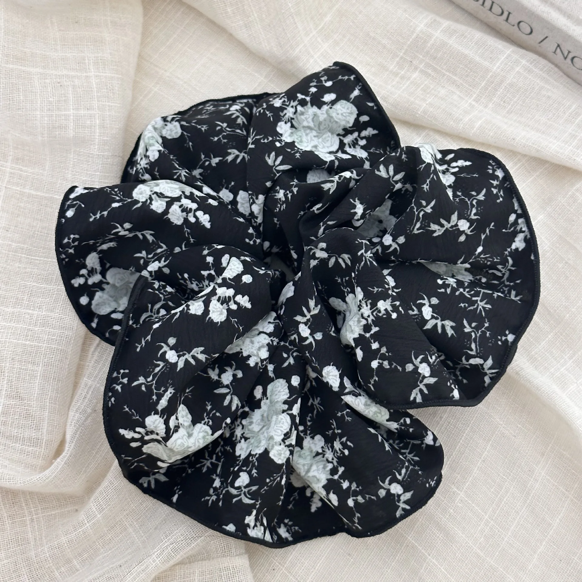 2024 Wholesale Floral Scrunchies Hairband Hair large scrunchies Rubber Elastic Hair Bands Hair Accessories For Women Girls
