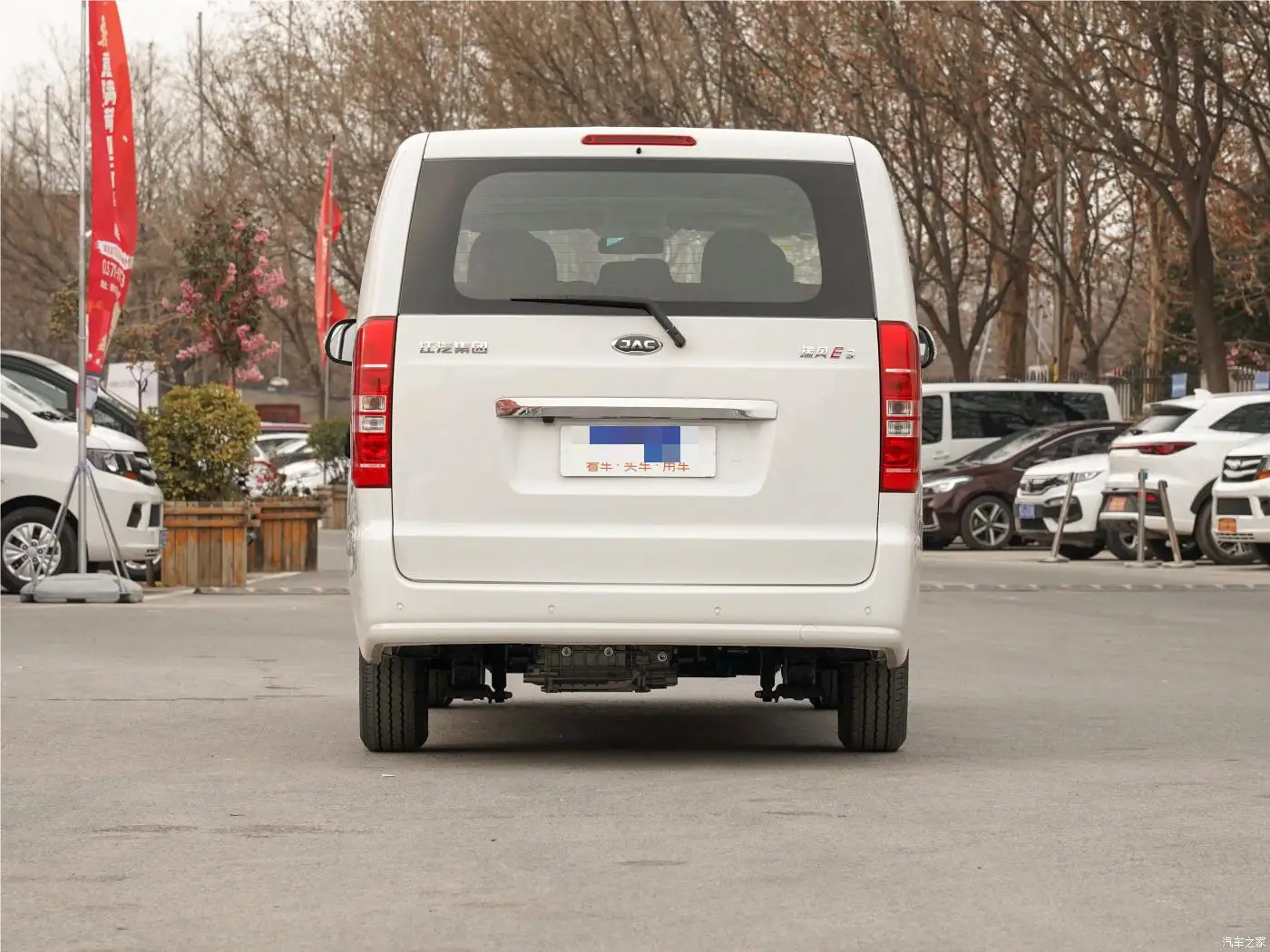 JAC Ruifeng E3 new energy electric vehicle five door seven seat MPV business reception the best choice for family travel