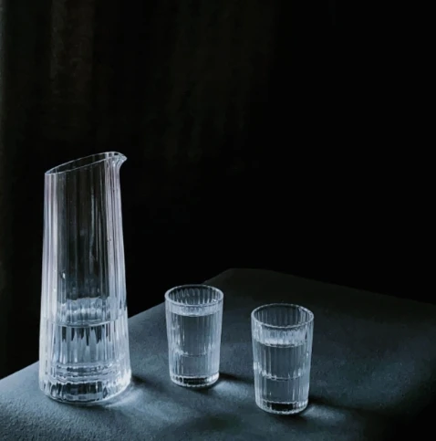 Vertical Baijiu cup set wine dispenser household small one mouth glass wine set sake bottle