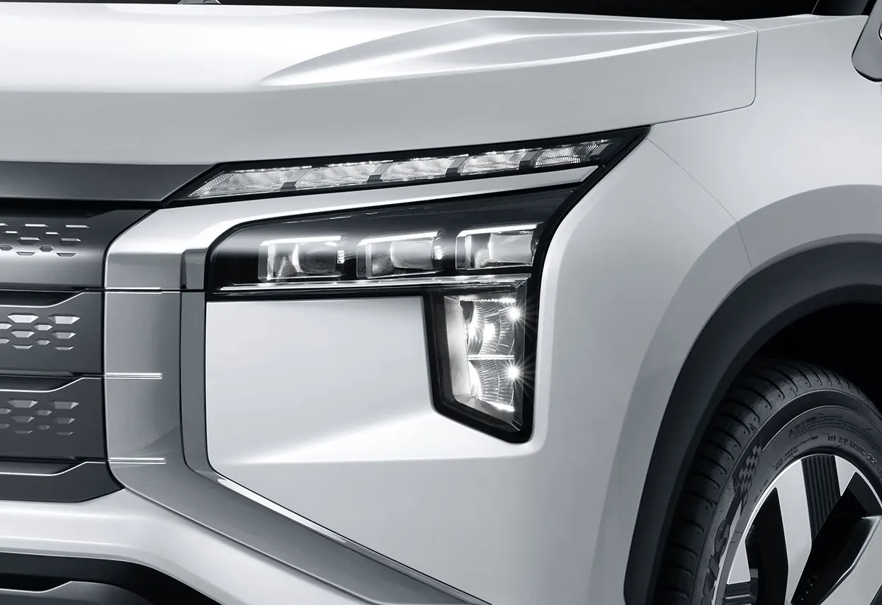 YK Motors TOP EV100%a Electric MITSUBISHI AIRTREK E New Energy Car Vehicle Cars Autos AIRTREK EV Cars Made In China