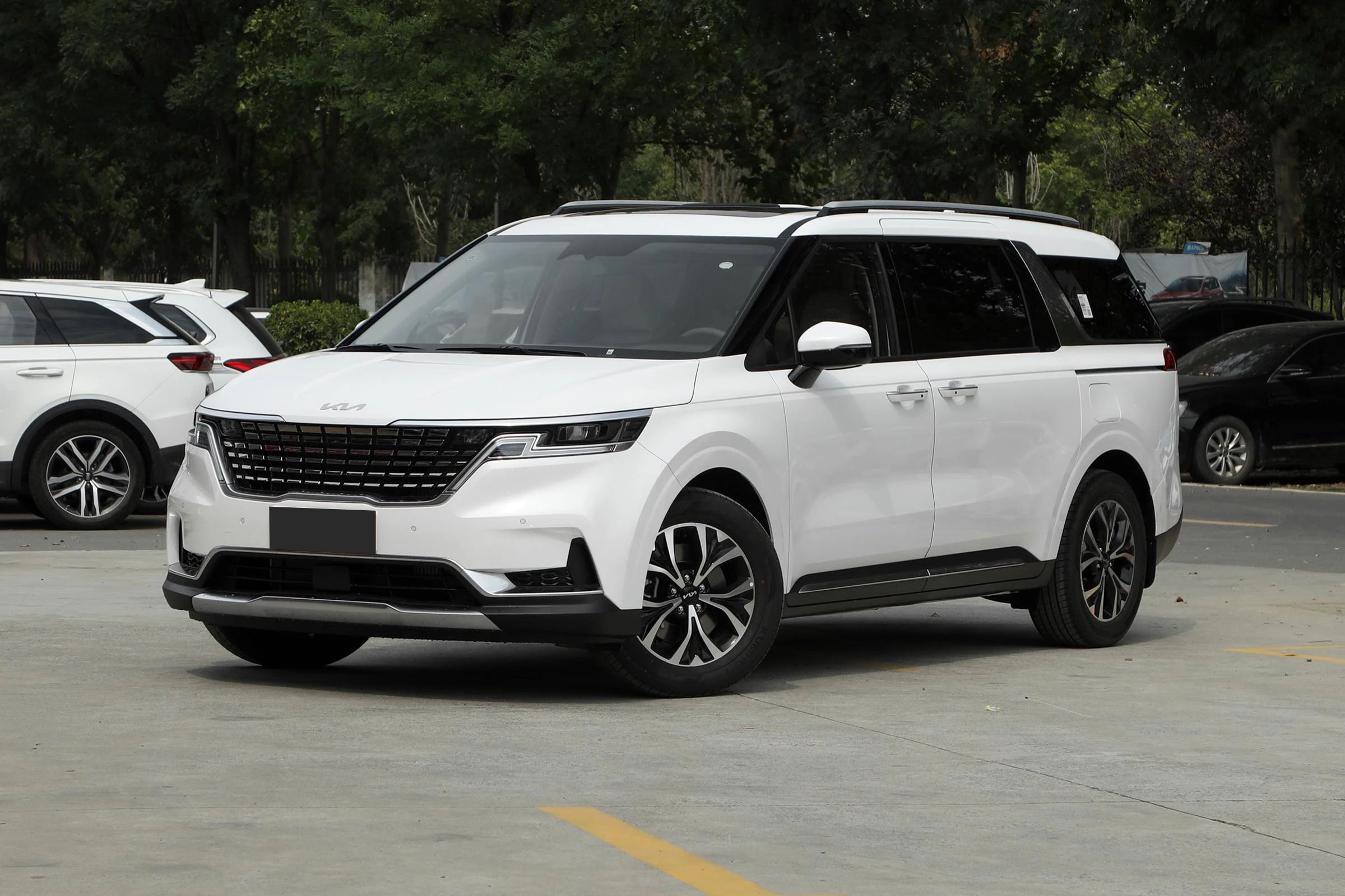 2024 Новый Kia Carnival 7-местный внедорожник 4x4 Mpv фургон б/у и новый бензиновый автомобиль Китай автомобили Carnaval для продажи