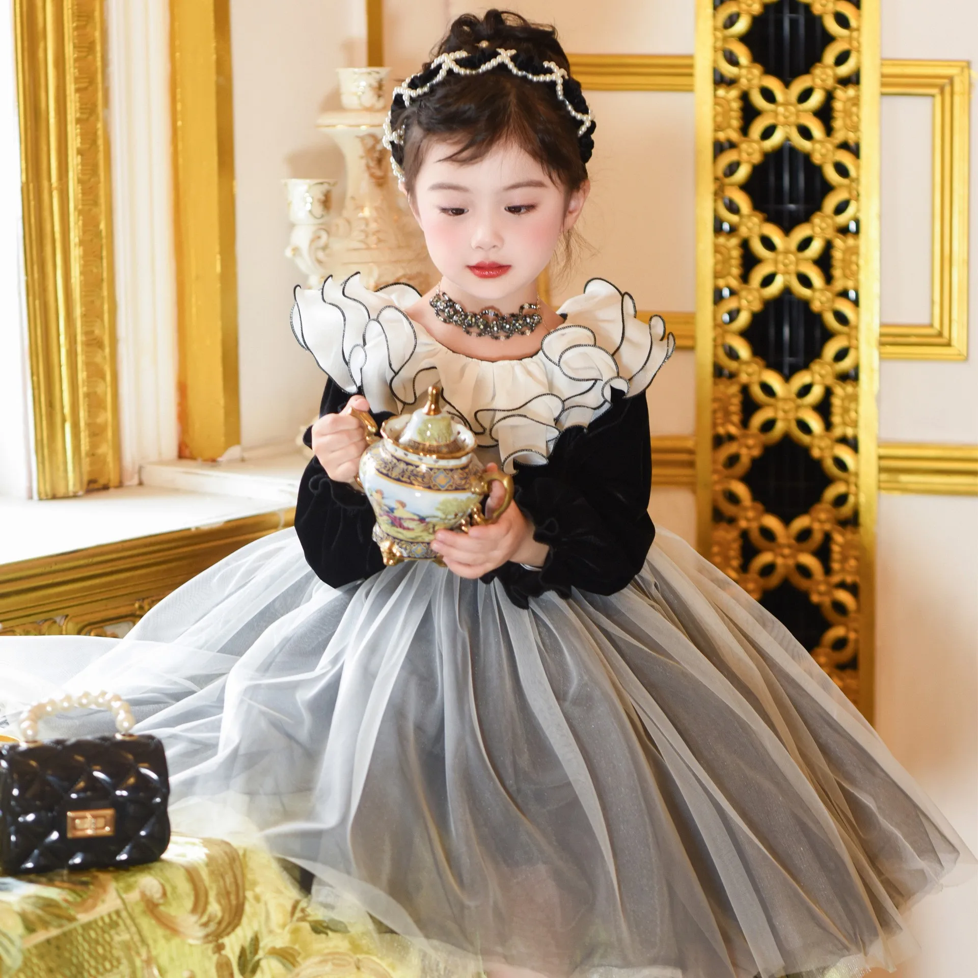 Wholesale long sleeved dresses for girls of 11 years beautiful  princess dress for children fashion autumn girls smocked dresses