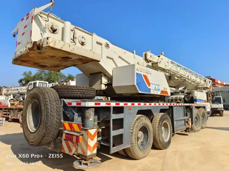 2014  Used all terrain crane  80 Tons Telescopic Boom Zoonlion  80t Truck  Crane for Sale