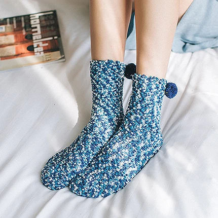 wholesale low MOQ woman Fashion Cupcakes Bed winter Coral Fleece Velvet Warm Floor Gift fluffy socks for women