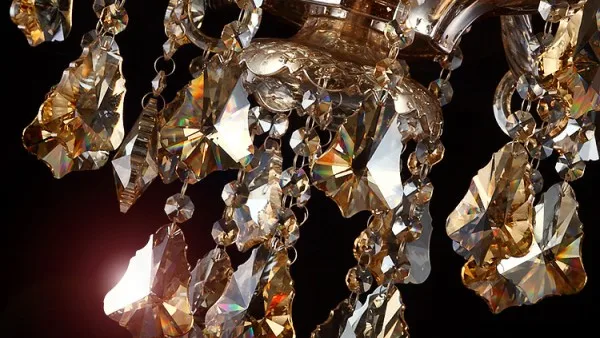 Hot Selling Promotional Crystal Chandelier Living Room Bedroom Wholesale Gold Chandeliers Pendant Lamp for Wedding