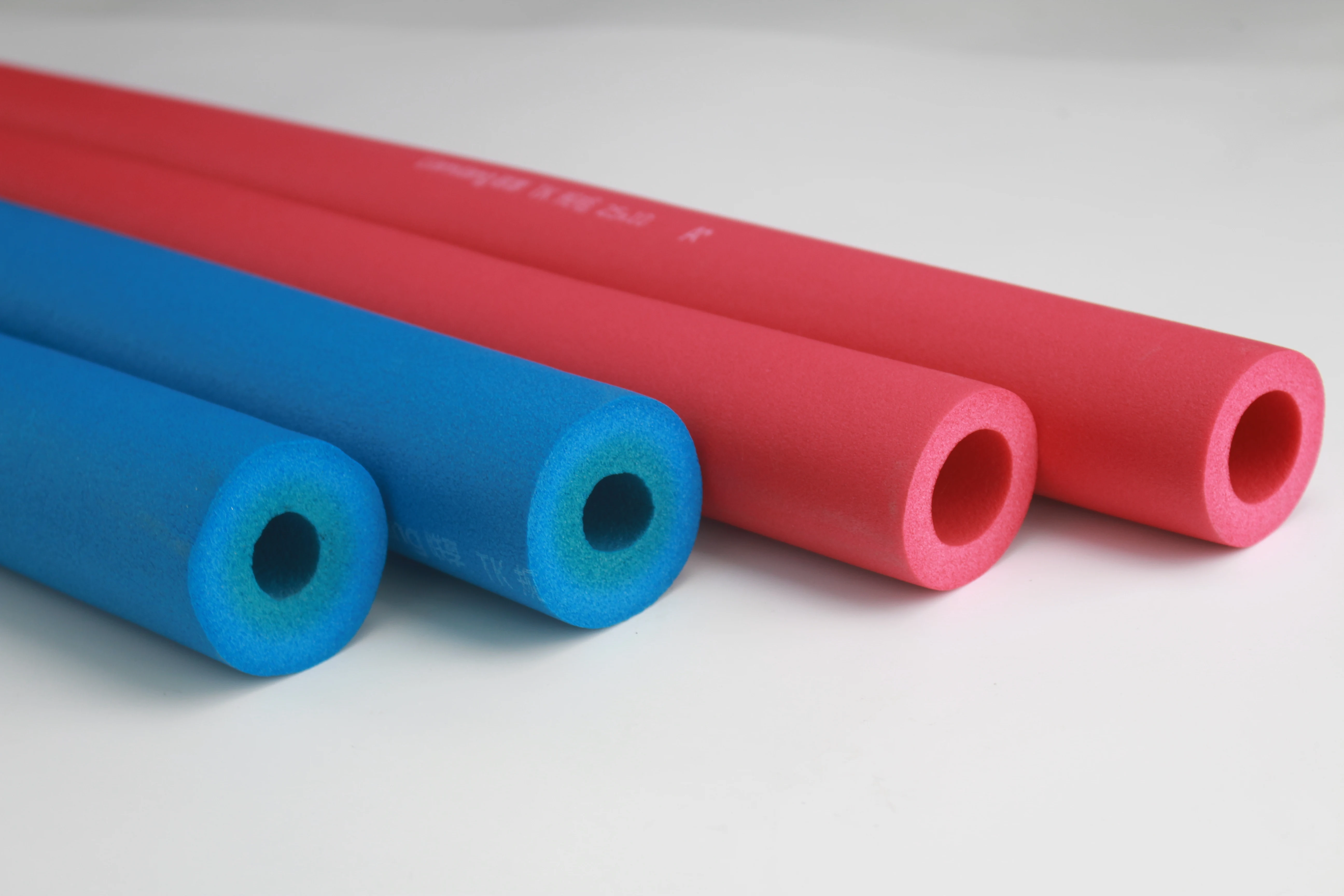 High Quality Black Closed-Cell Foam Rubber Insulation Tube for Hot Water Pipe in HVAC Systems