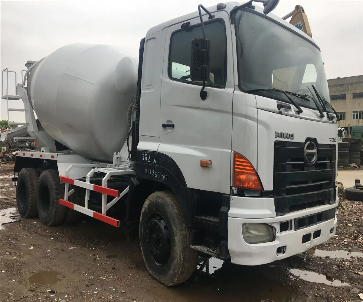 used concrete mixer truckr HINO 700