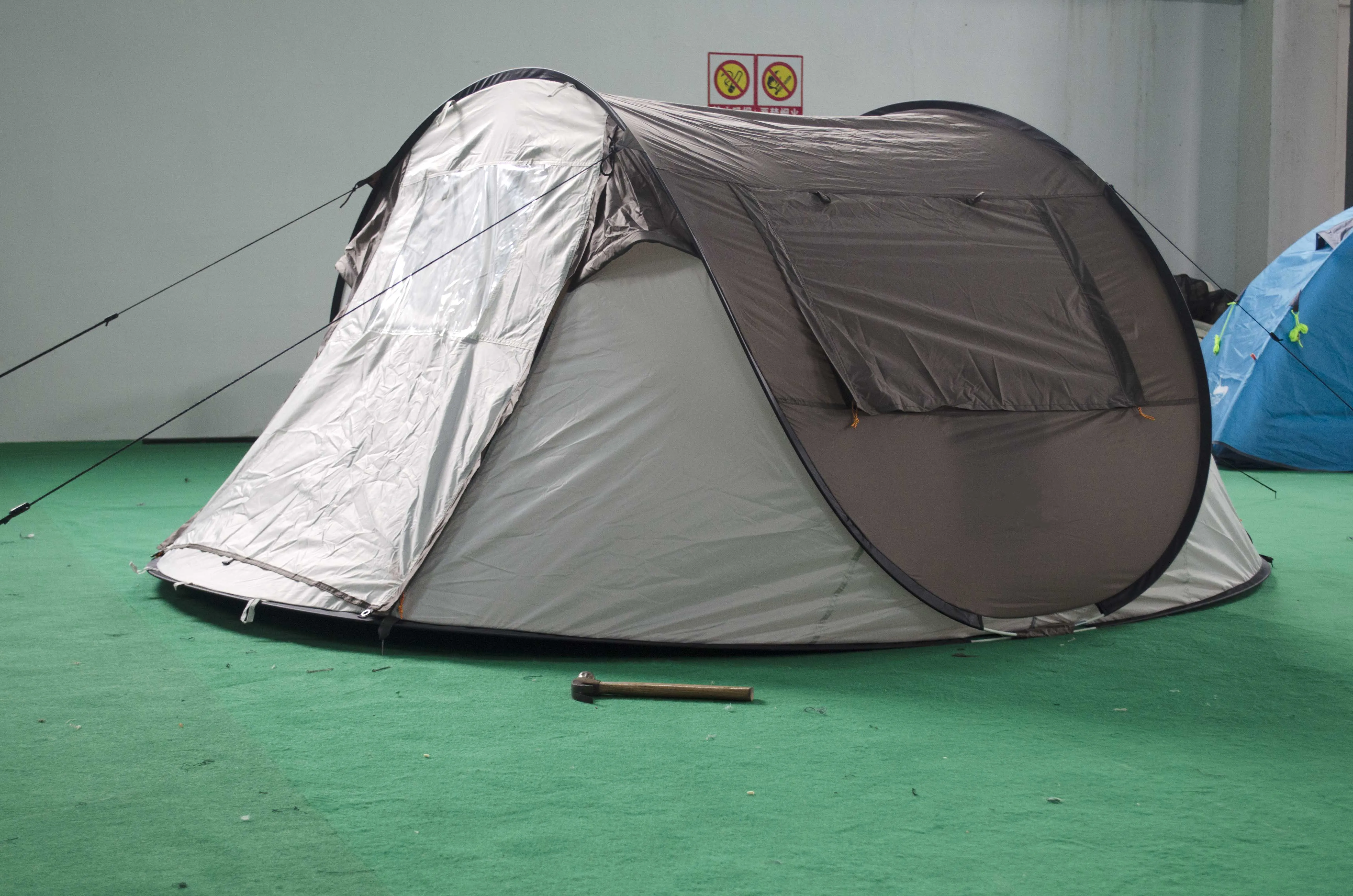 Pop Up Tent 2-3 Person Automatic Outdoor Instant Pop Up Tent in 10 seconds