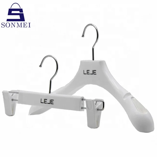 Retail custom logo white plastic clothing hanger