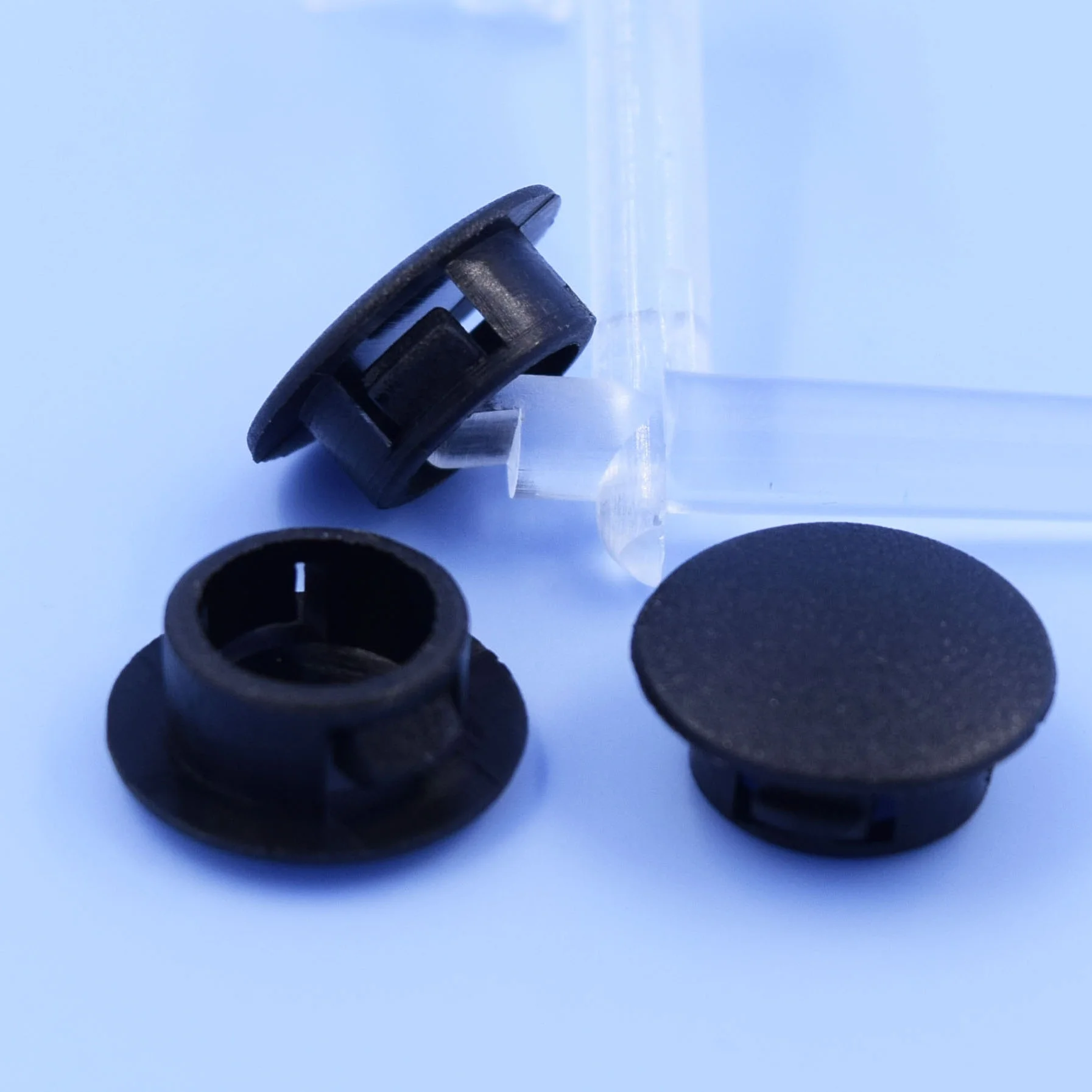 High Quality Plastic Black Hole Plugs Cover