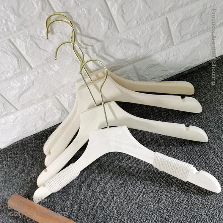 Customized logo of clothing store, luxurious wooden hangers, pants clips, clothing display hangers, pants clips, hanging clips