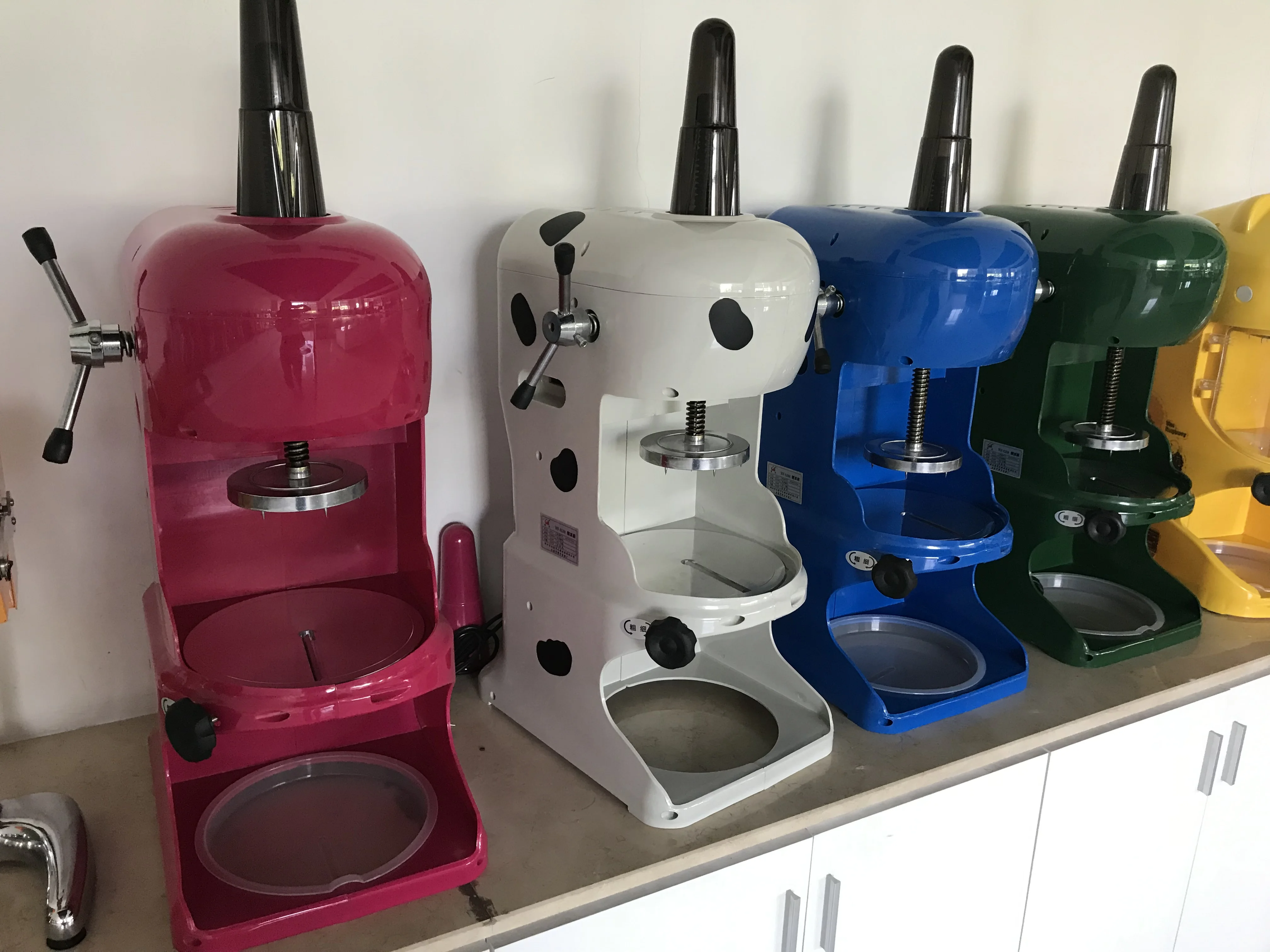 Electric Snow Ice Shaver Snow Cone Maker Machine for Commercial Use