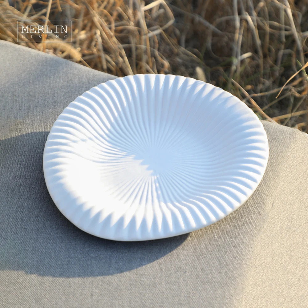 Merlin Living Minimalist White Ceramic Fruit Plate Ceramic Home Decor Fruit Bowl Nordic Home Decor Chaozhou Ceramic Factory OEM