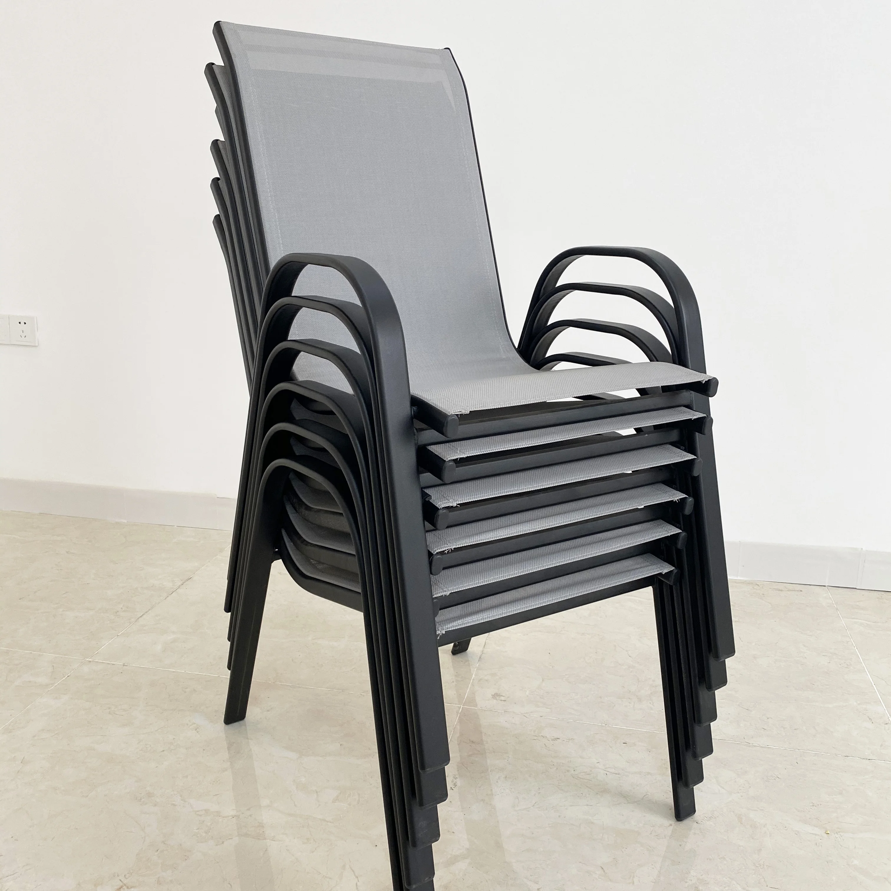 Цветные и штабелируемые стулья для улицы от производителя, стальные обеденные стулья для ресторана