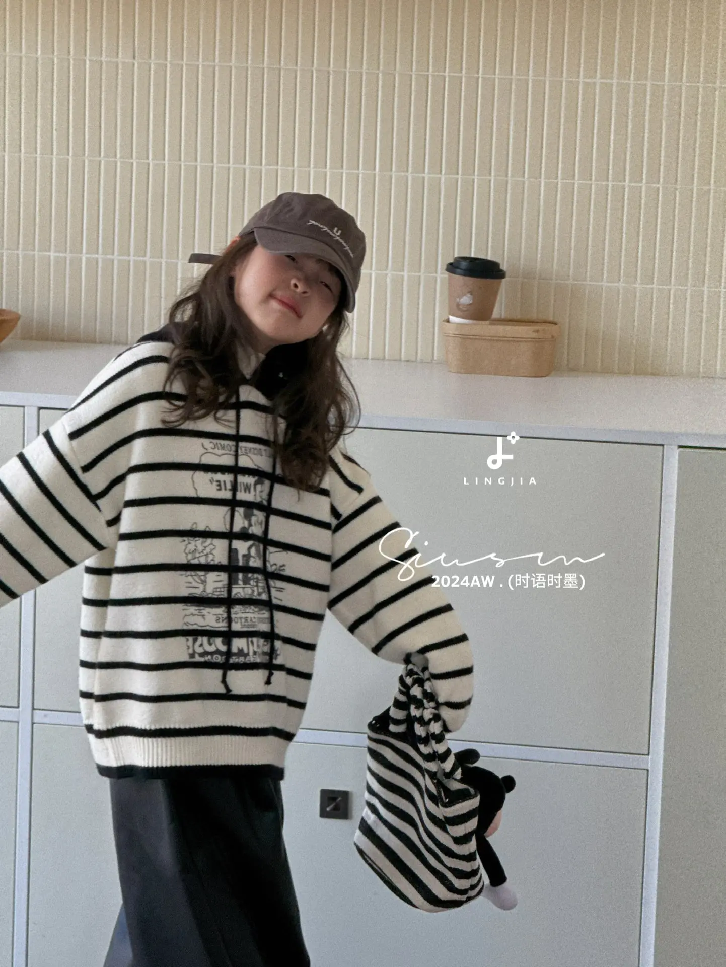 New Arrival Cute Cartoon Mouse Pattern Hooded Knitted Classic Striped Clothing Warm Soft for Boys and Girls in Autumn