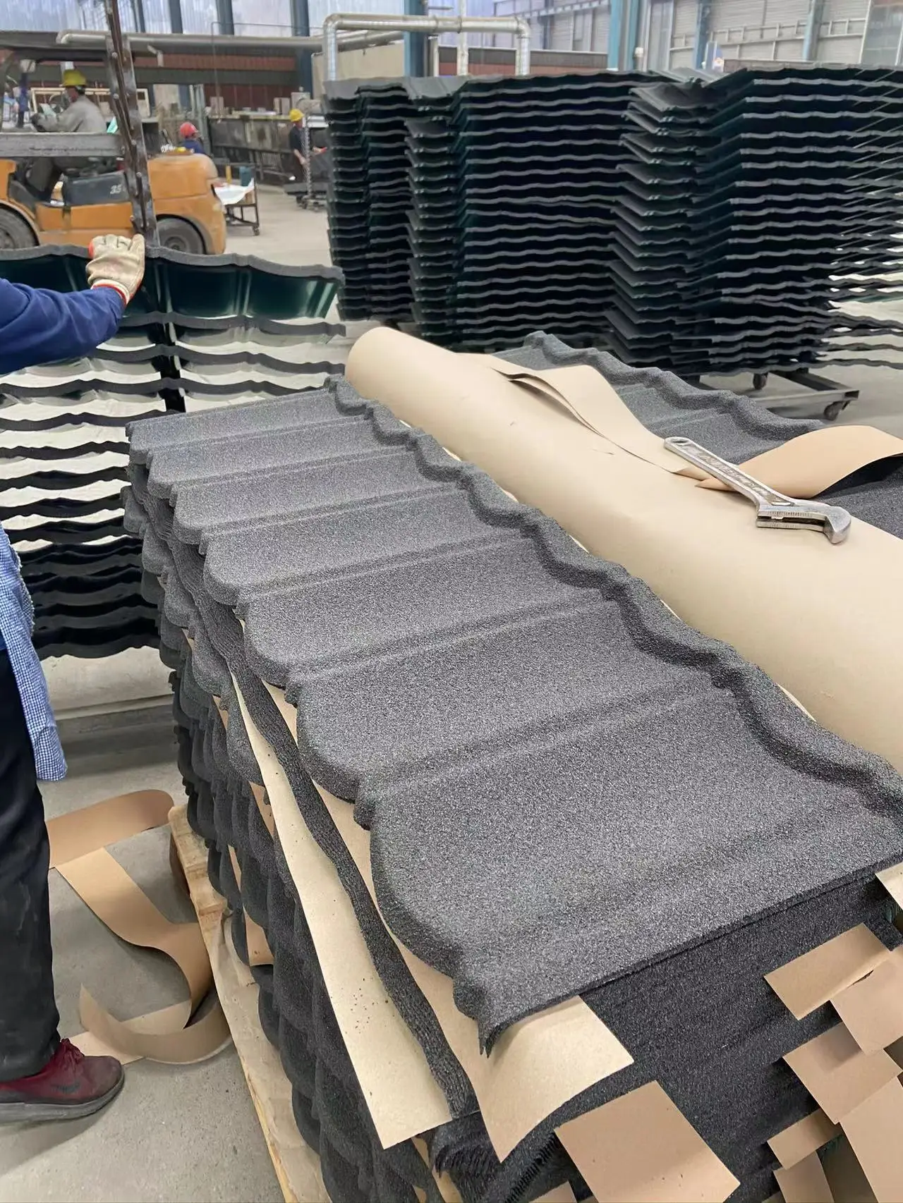 Heat Resistance Buy Stone Chip Roof Tiles terracotta asphalt shingles Hot sale in Ethiopia Ghana Kenya Africa America Japan Asia