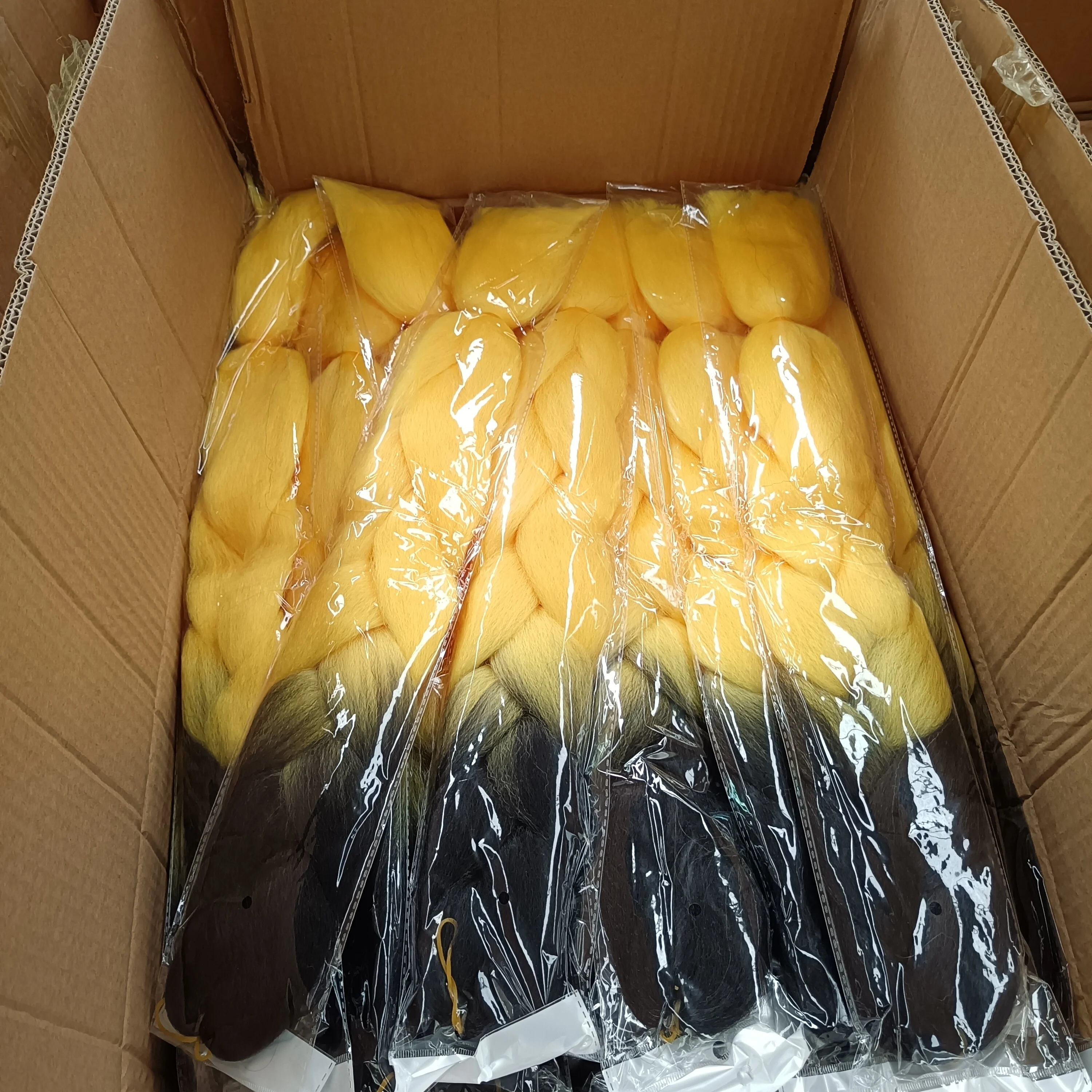 Hot Selling Yaki Jumbo Braiding Hair Ombre Wholesale 100g African Crochet Braids Hair 24 Inch Synthetic Braiding Hair Extensions