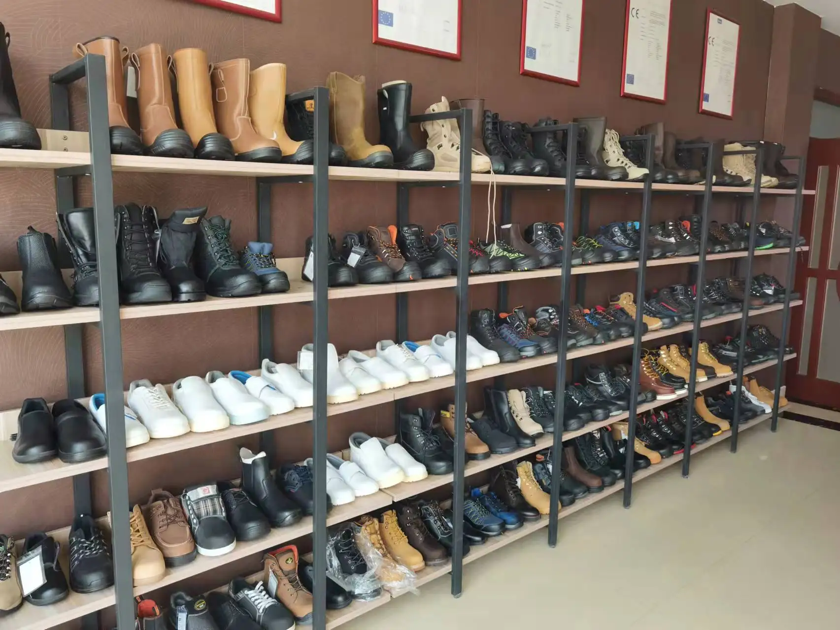 Gaomi Morning Glory Gumboots Rain Shoe Waterproof Silicone Shoe Anti Slip Reusable Rubber Black Yellow gumboot rain boot