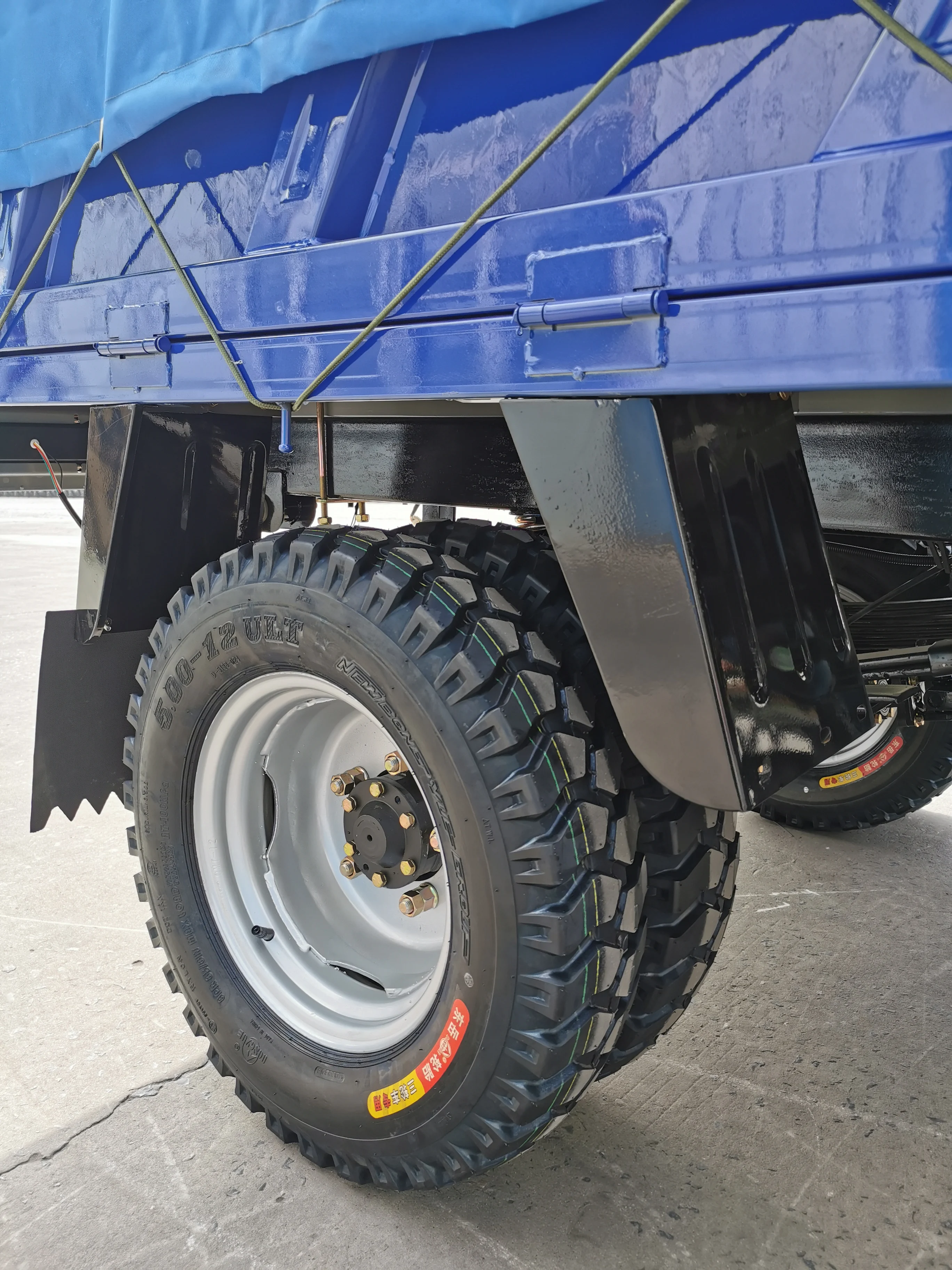 China ZHUFENG manufacture high quality three wheel five wheel roof tent gasoline motorcycles cargo motorized tricycle for sale