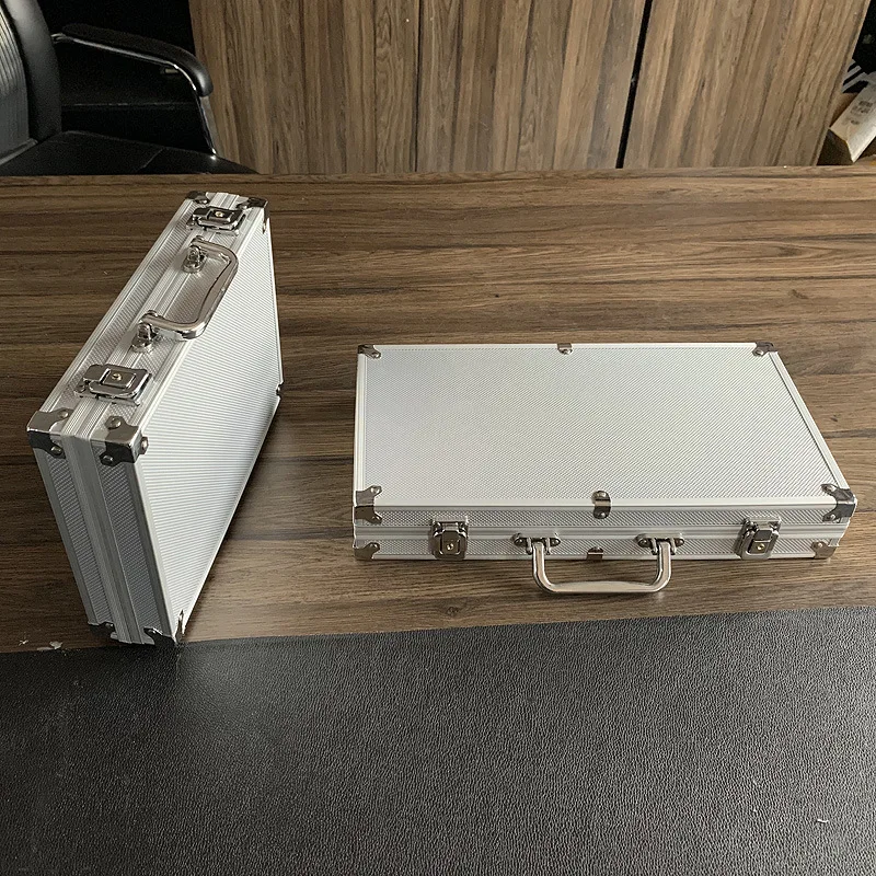 Manufacture Cheap Board Game Accessories Chips 11.5g 200 Chips Casino Coin Poker Chips For Poker Club