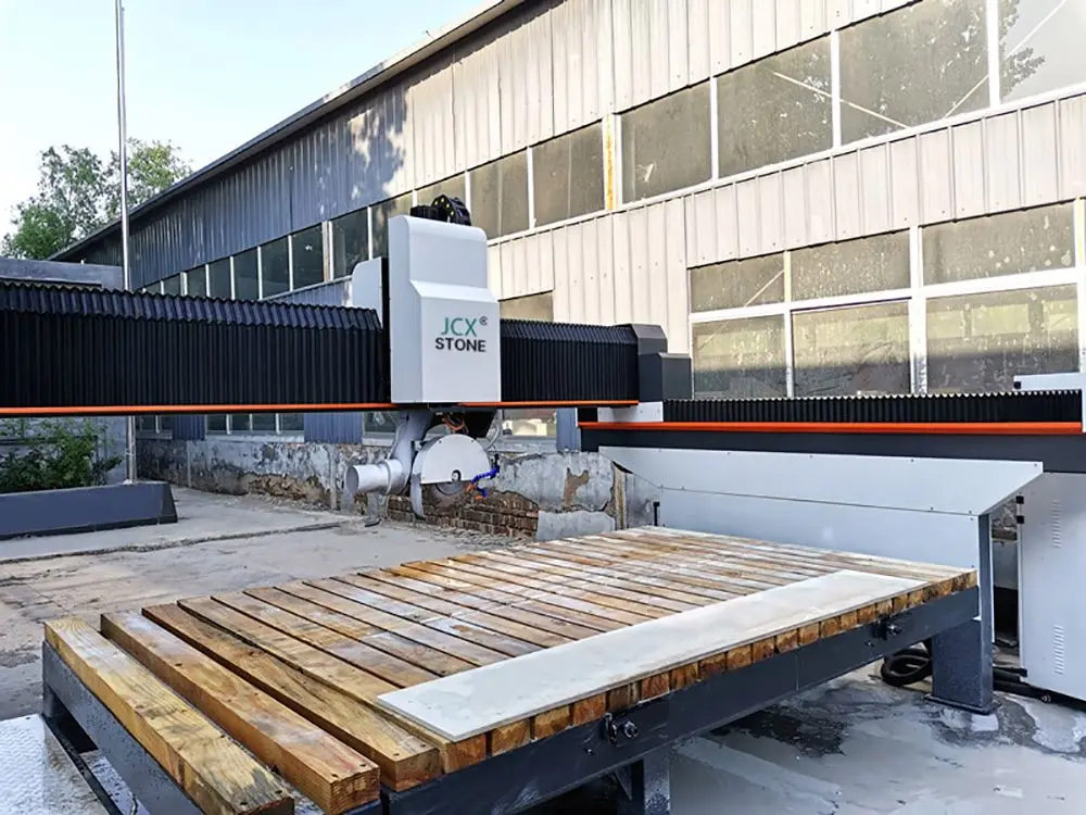 Jcxstone гранитная мраморная CNC фрезерная и режущая мостовая пила инфракрасная кварцевая 5 осевая плитка задняя брызговочная машина Cnc