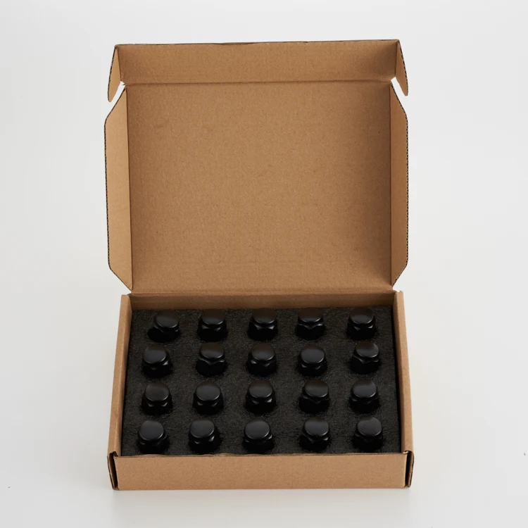 sell like hot cakes SUV 14x1.5 steel black  wheel nuts 12*1.5  19mm hex conical wheel lug nuts / chrome mag hex lug