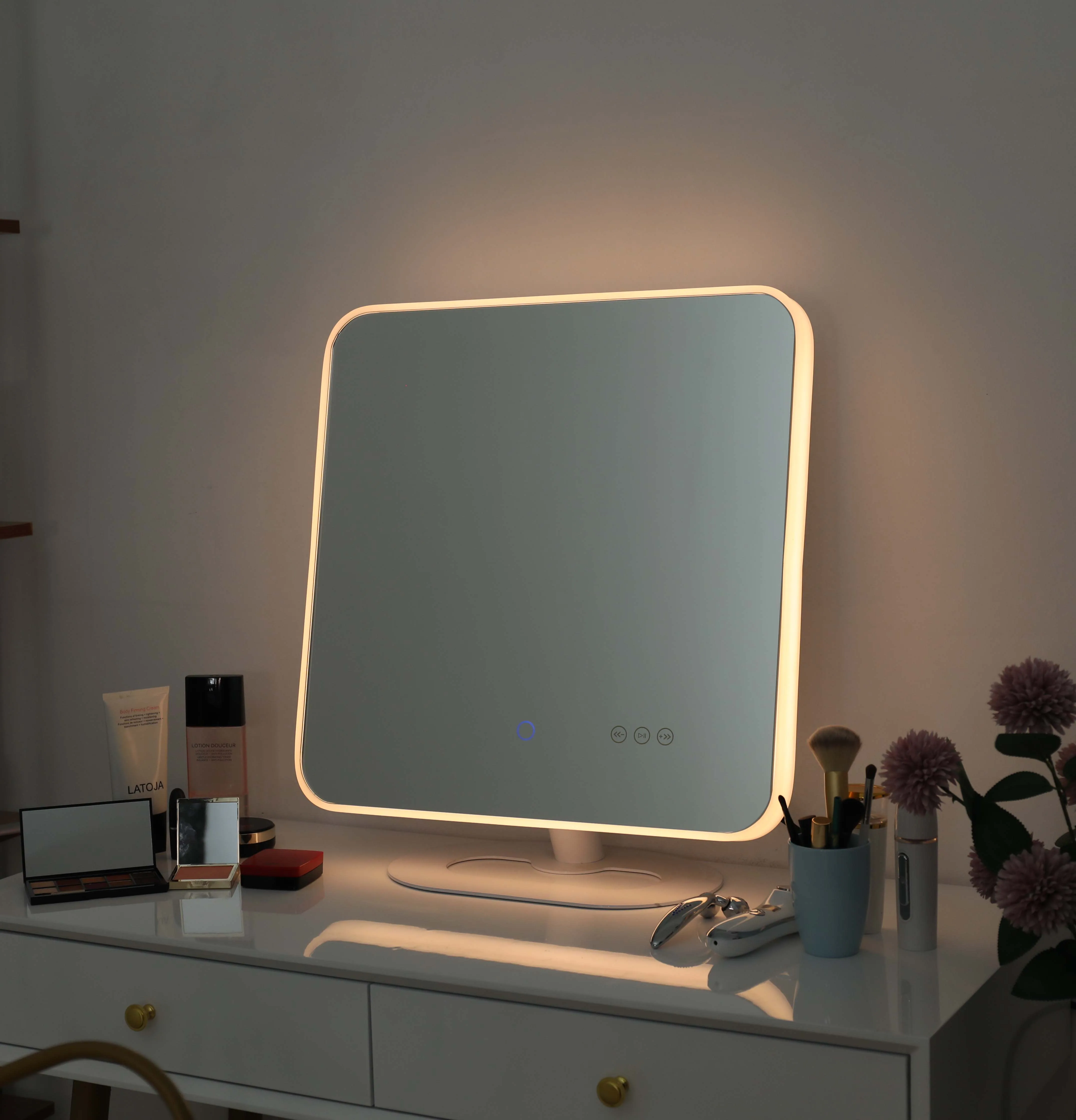 New Design Table Desktop Touch Screen Hollywood  Makeup Vanity Mirror With Lights