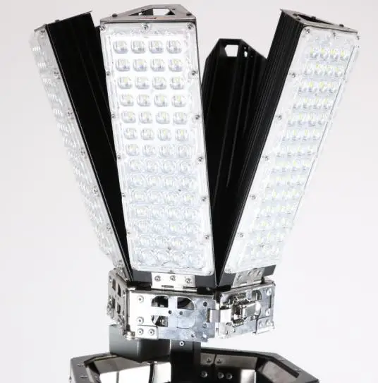 Mobile building light tower lights start fast and large range with 5 m telescopic mast