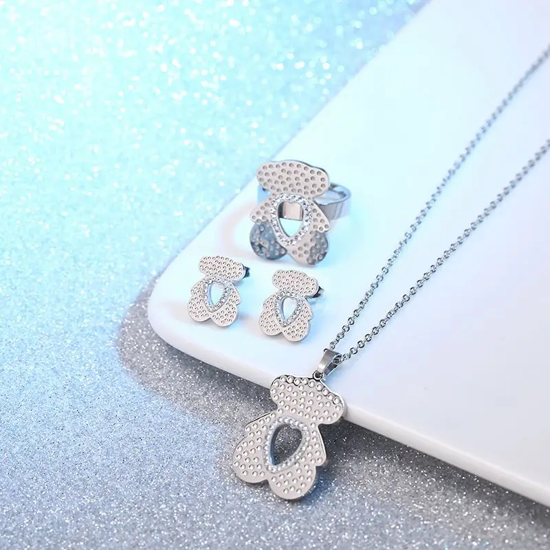 Fashionable 18K Gold Spain Bear Pendant Earrings Set With Heart Shape Rhinestones Diamonds For Women Gift Jewelry Sets