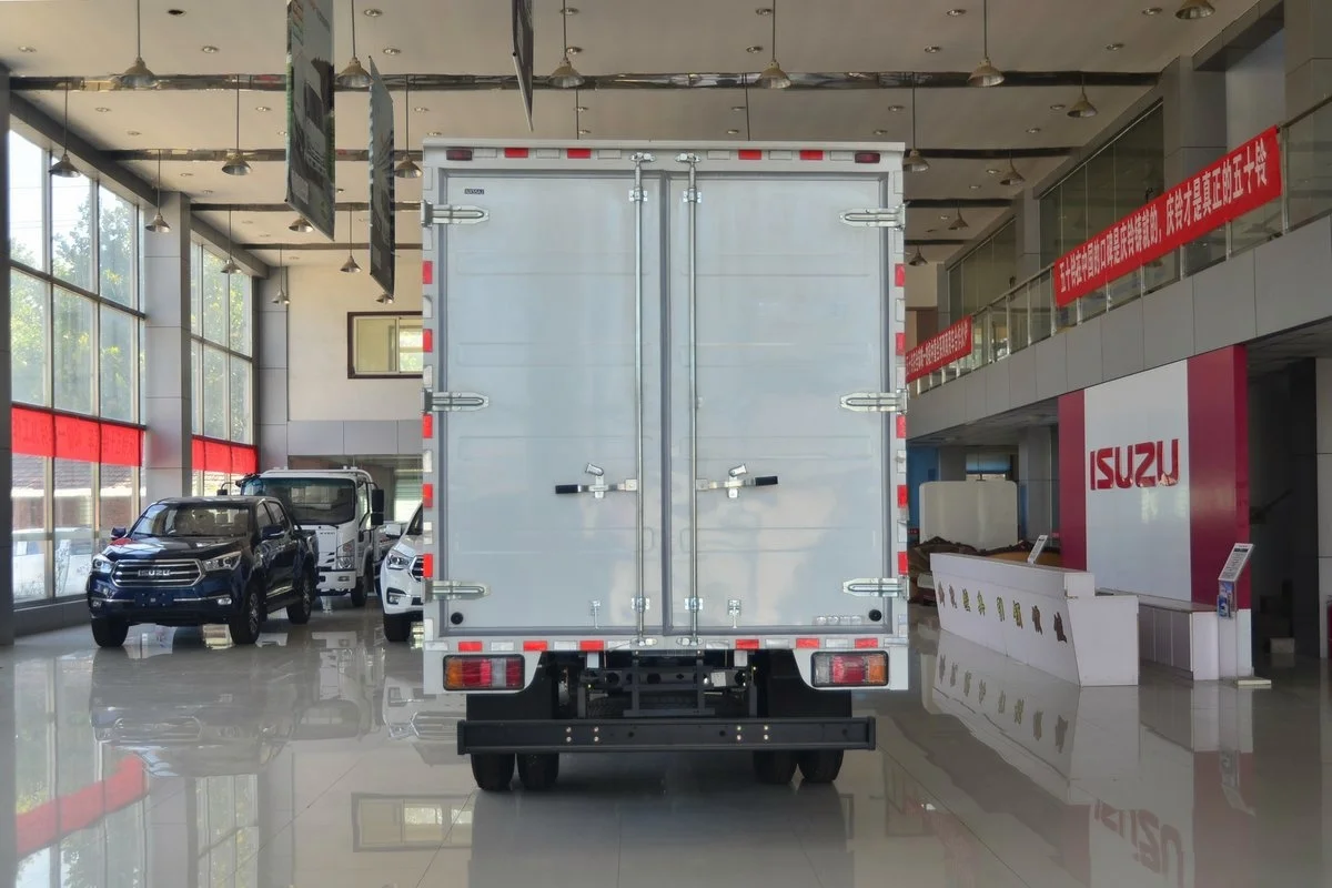 2023 Isuzu KV100 New Turbo Diesel Van RWD Manual Gearbox Euro VI Emission Standard Fabric Seats 4.17 Meters